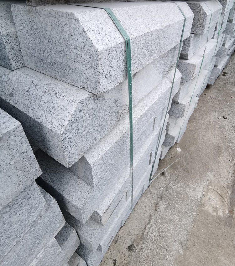 芝麻灰倒角路緣石細(xì)節(jié) 芝麻灰倒角路緣石細(xì)節(jié)